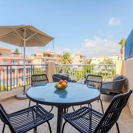 דירה H&o Limnaria Poolside Paradise פאפוס